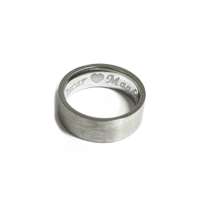 Ring + Gravyr / Rostfritt stål