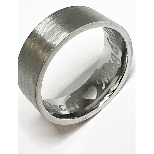 Ring + Gravyr / Rostfritt stål