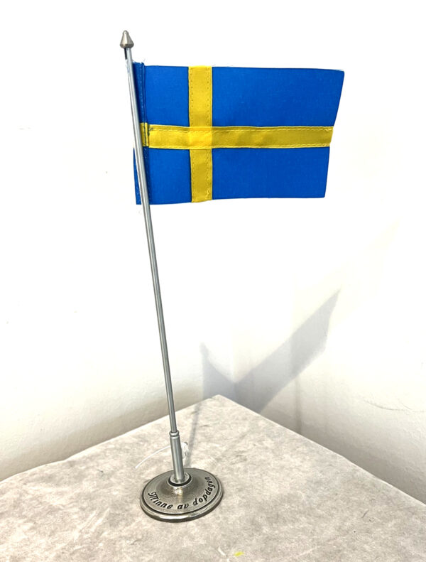 Minne Av Dopdagen H30cm med svensk flagga /inkl Gravyr