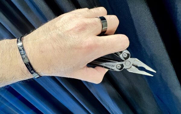 Stelarmband i Rostfritt stål / svart / inkl. utvändig eller invändig Gravyr