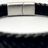 Armband med hemligt gravyr