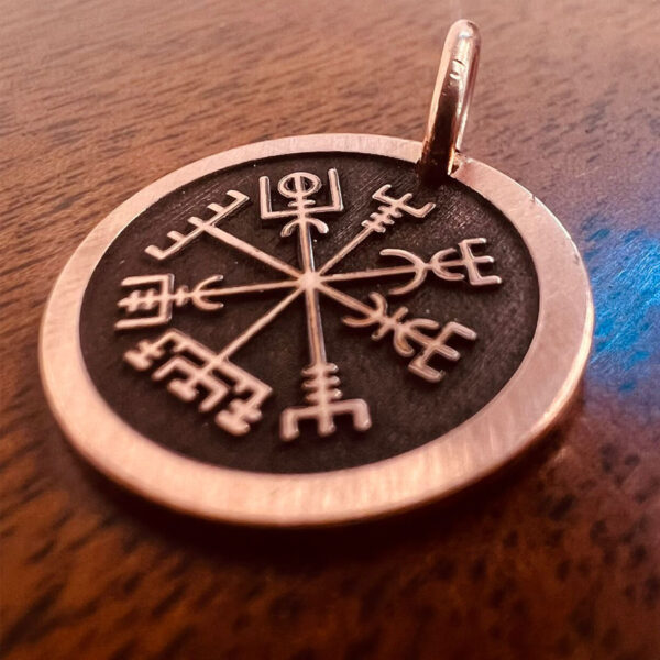 Vegvisir i koppar