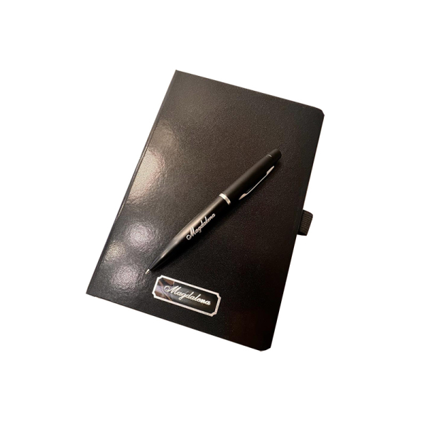 WhatsApp-Image-2e024-02-01-at-16.47.37-3.jpg Anteckningsblock A5 + Penna